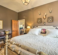 'Green Shadows' Scenic Whittier Condo with Fireplace - Accommodation Chicago
