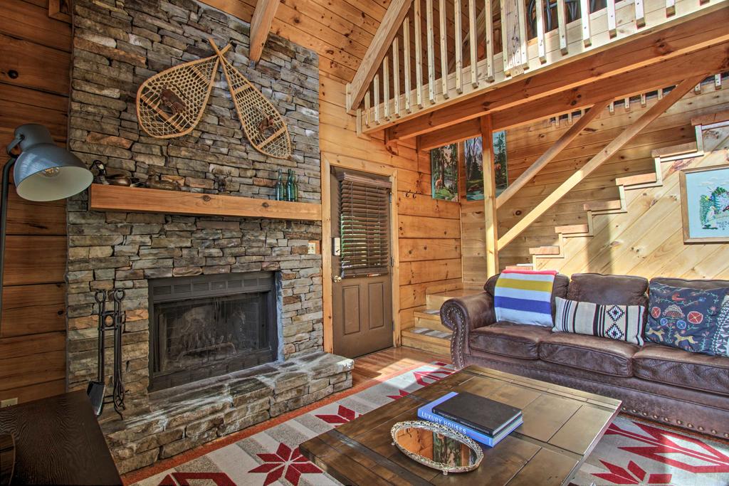 'Scenic Solitude' In Pigeon Forge With Hot Tub & View - thumb 3