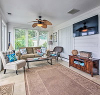 'Sunset Cottage' - Paukie Island Home with Dock - Accommodation Chicago