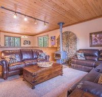 12050 Viking Way  Classic 3 BR / 2 BA Near Tahoe Donner Ski Area - Accommodation Chicago