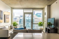 2BR/2BA Brand New Executive Luxury Suite w/ Rooftop Pool Gym and Balcony by ENVITAE Accommodation Chicago