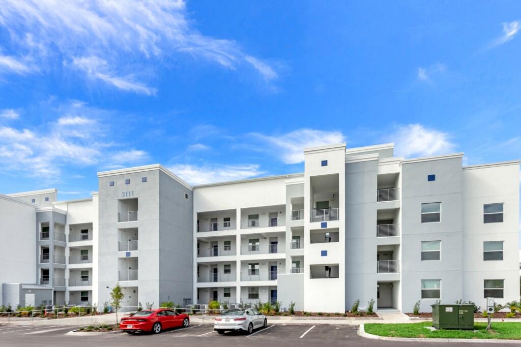 3111U307 Amazing Story Lake Brand New Condo - thumb 0