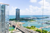 3BR Exquisite Lake View Loft w/ Parking in Building Accommodation Chicago