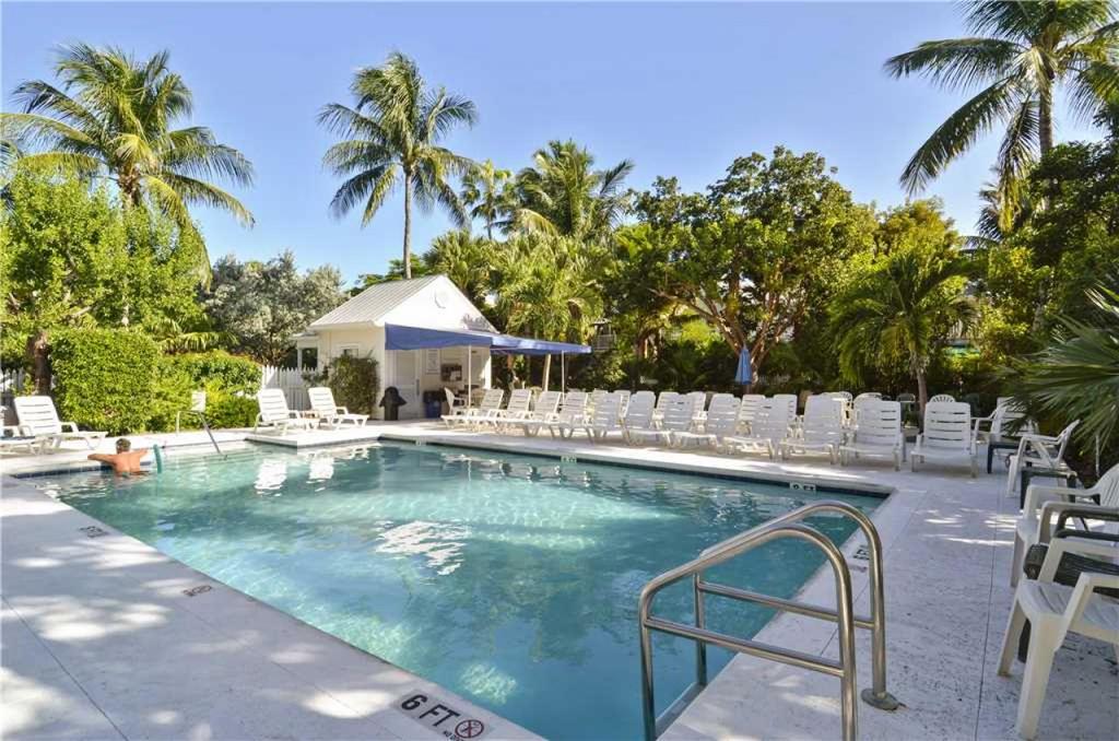 A Barefoot Retreat - thumb 1