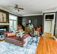 ART of Summerville where luxury meets tranquility - Accommodation Chicago