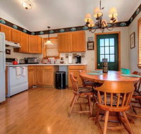 Beautiful Lakehouse with POOL TABLE - Accommodation Chicago