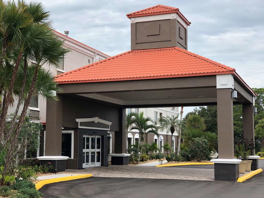 Best Western Plus Bradenton Hotel & Suites - thumb 0