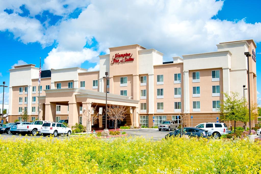 Hampton Inn & Suites Fresno - thumb 0