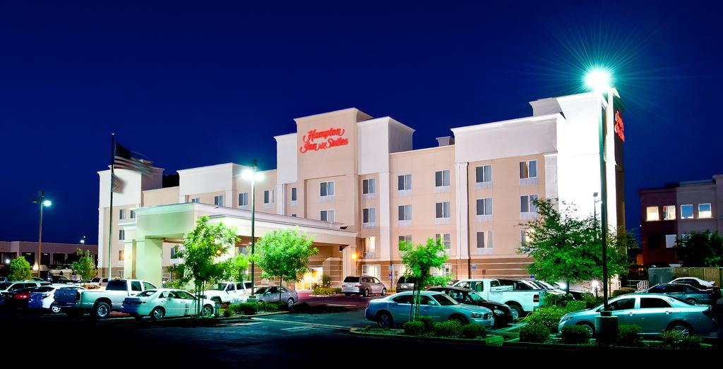 Hampton Inn & Suites Fresno - thumb 1