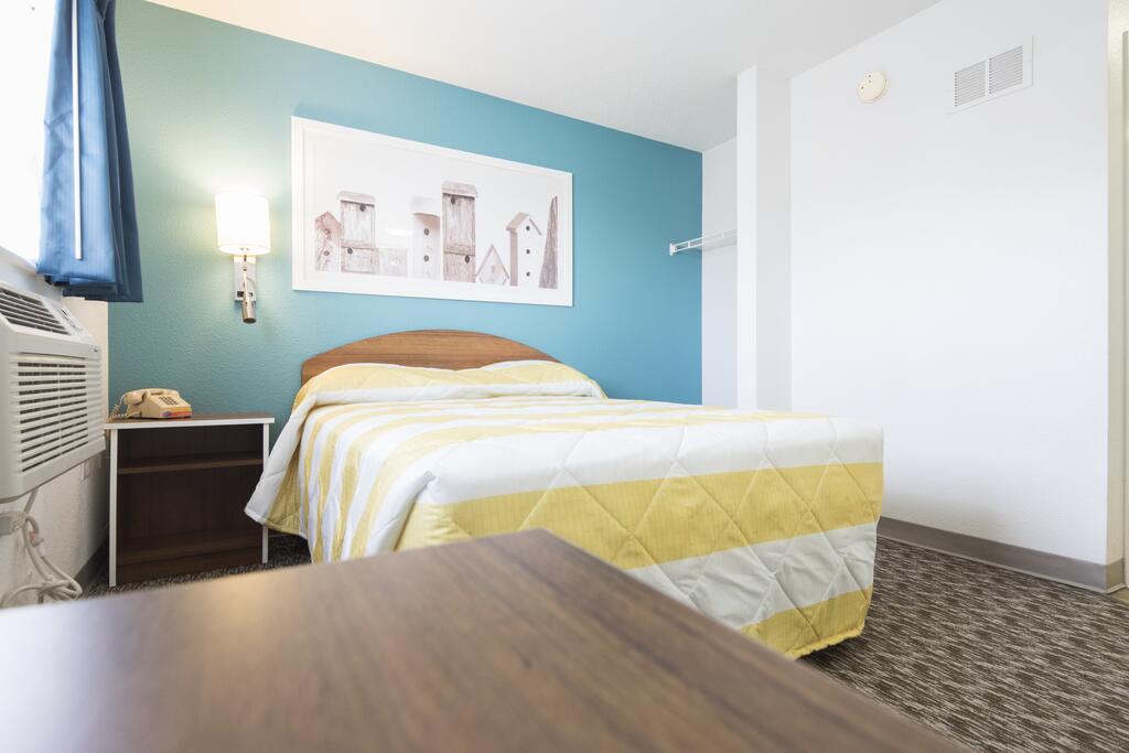 InTown Suites Extended Stay Chicago IL - Downers Grove - thumb 0
