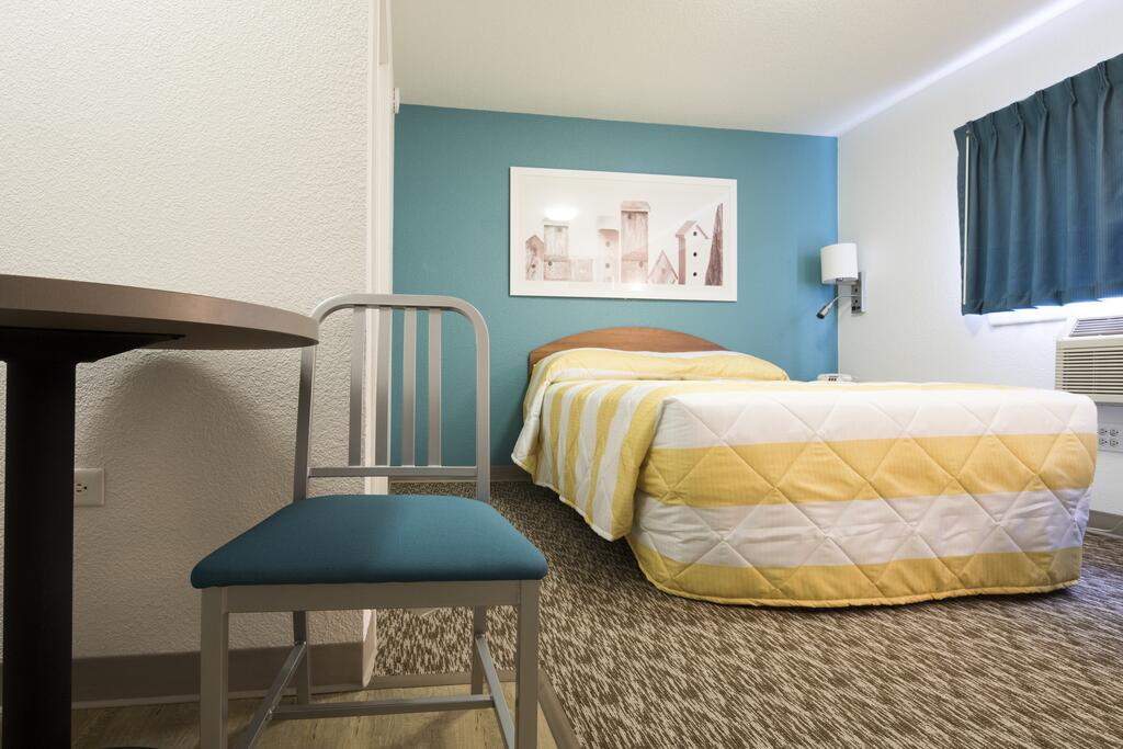 InTown Suites Extended Stay Chicago IL - Downers Grove - thumb 2