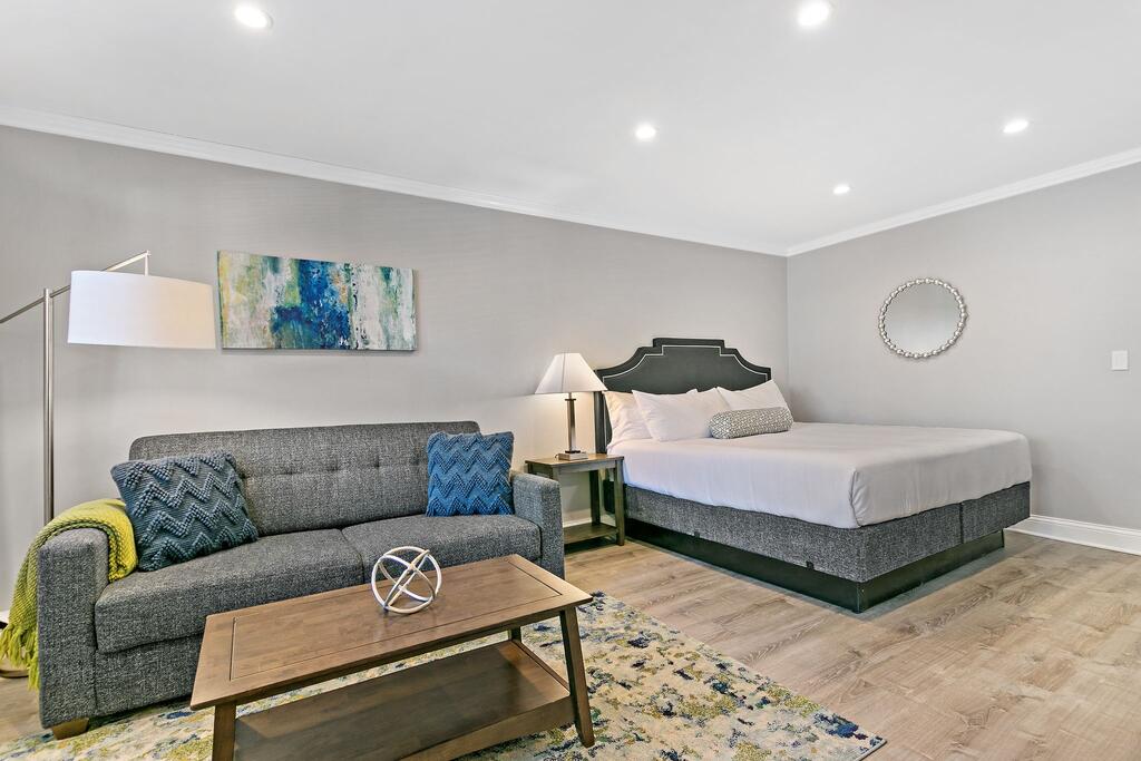 Modern Style City Centre Studio Apartment