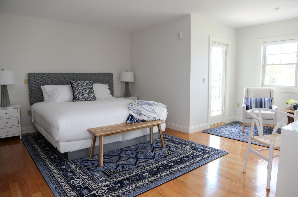 The Sea Breeze Inn - thumb 1