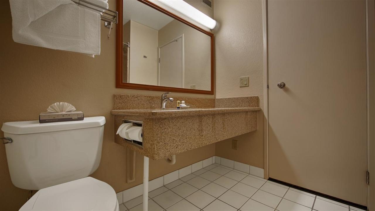 Best Western Village Inn - thumb 2