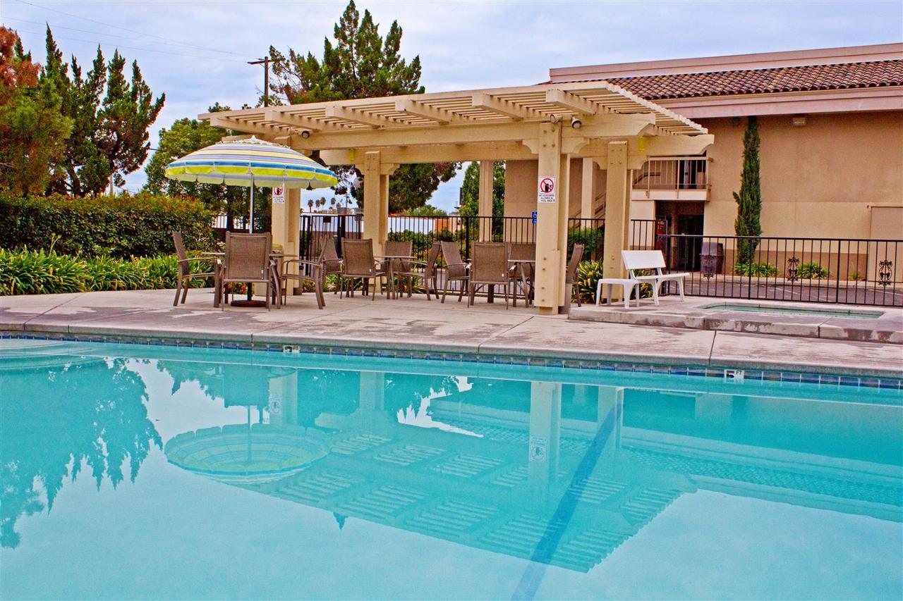 Best Western Village Inn - thumb 1