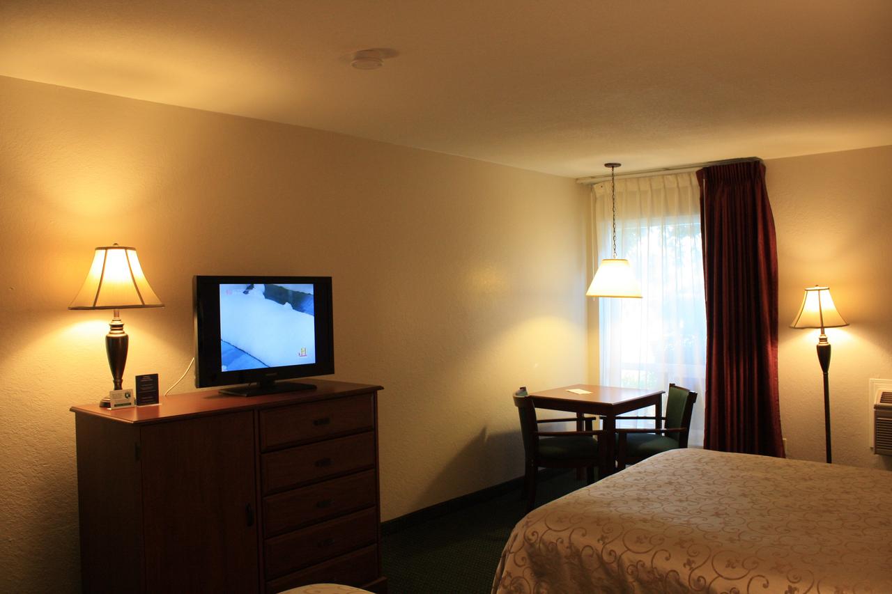 Best Western Village Inn - thumb 26