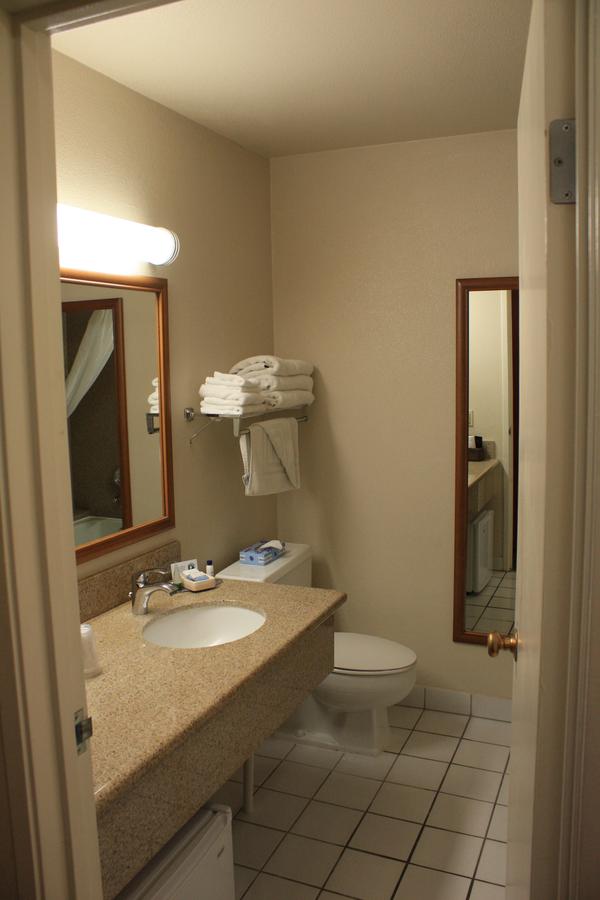 Best Western Village Inn - thumb 14
