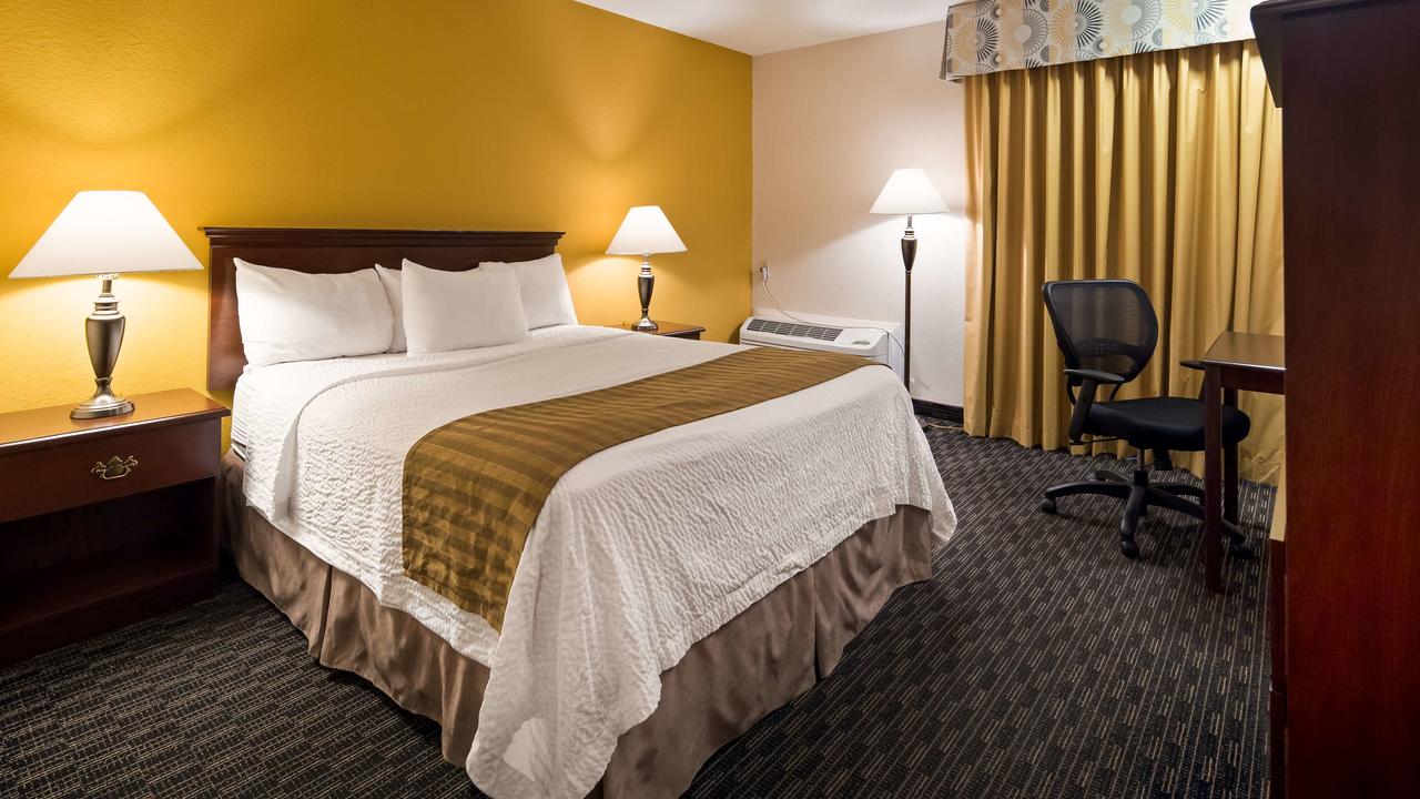 Best Western Village Inn - thumb 41