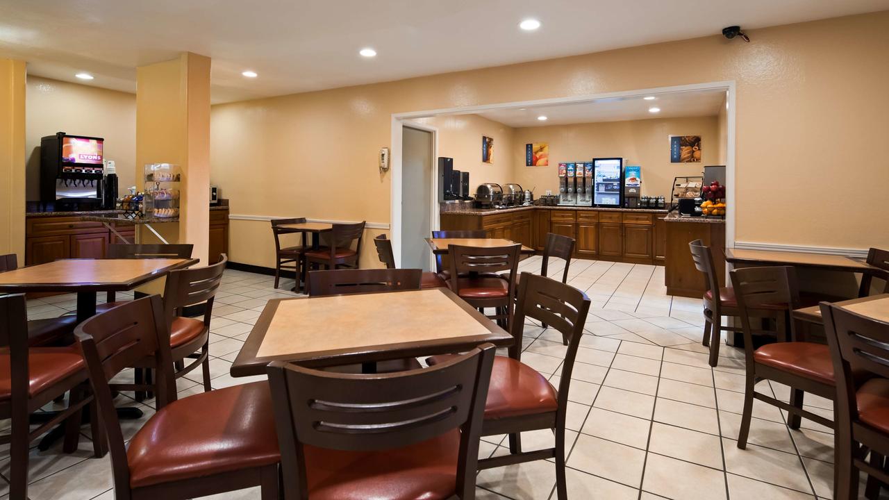 Best Western Village Inn - thumb 37