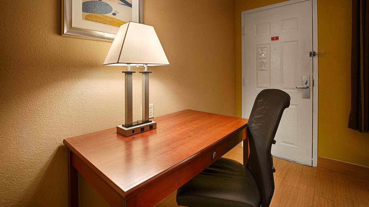 Best Western Village Inn - thumb 18
