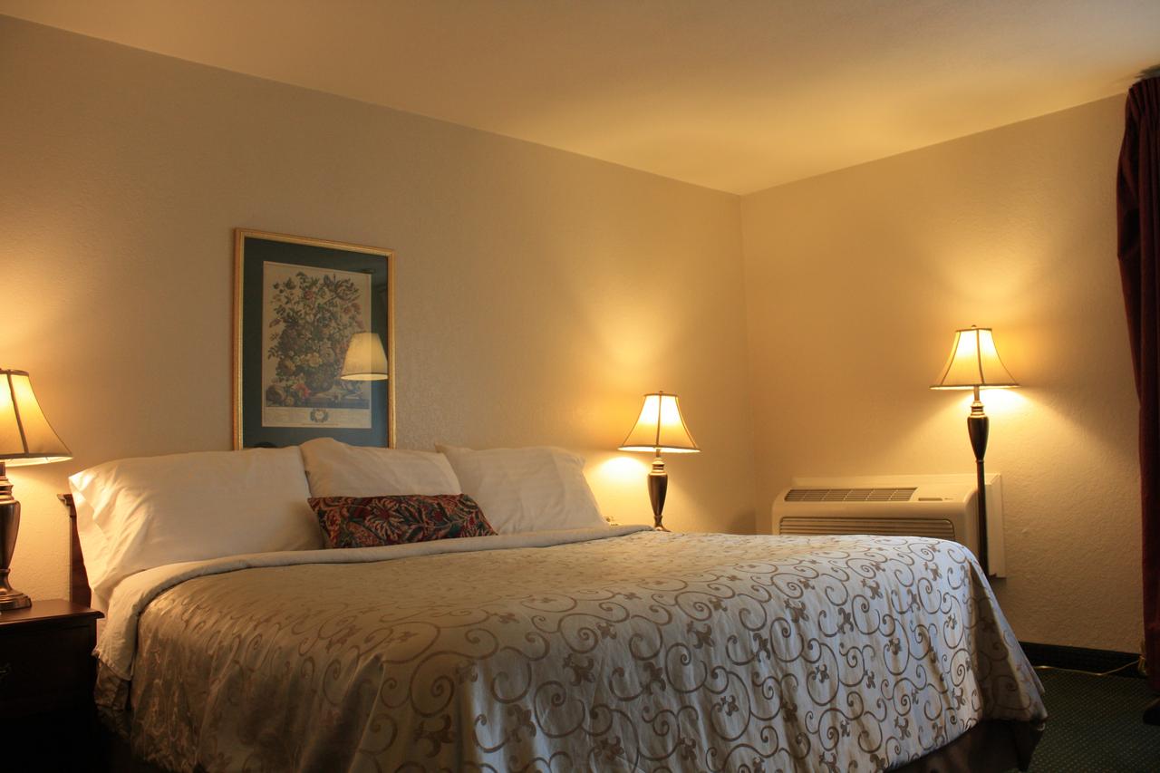 Best Western Village Inn - thumb 25