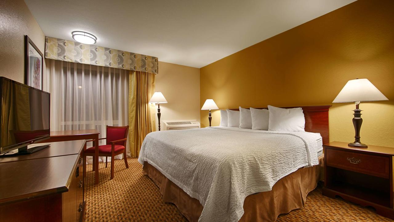 Best Western Village Inn - thumb 9
