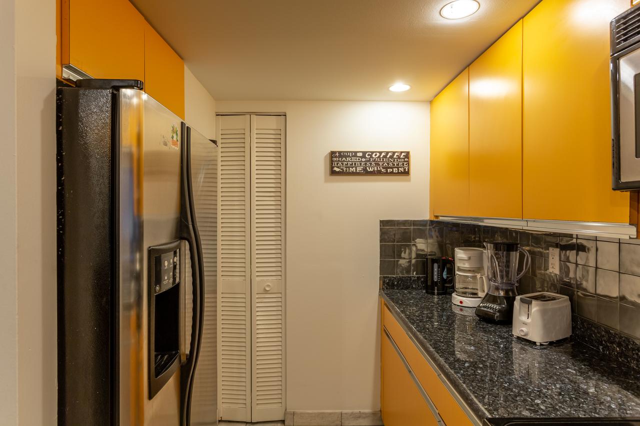 3 Bedroom Condo With Balcony View - thumb 6