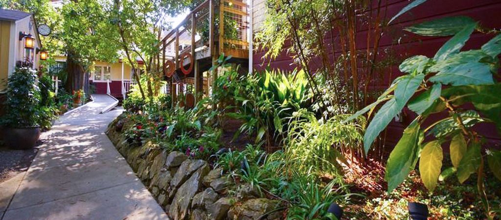 Village Inn & Restaurant - thumb 0