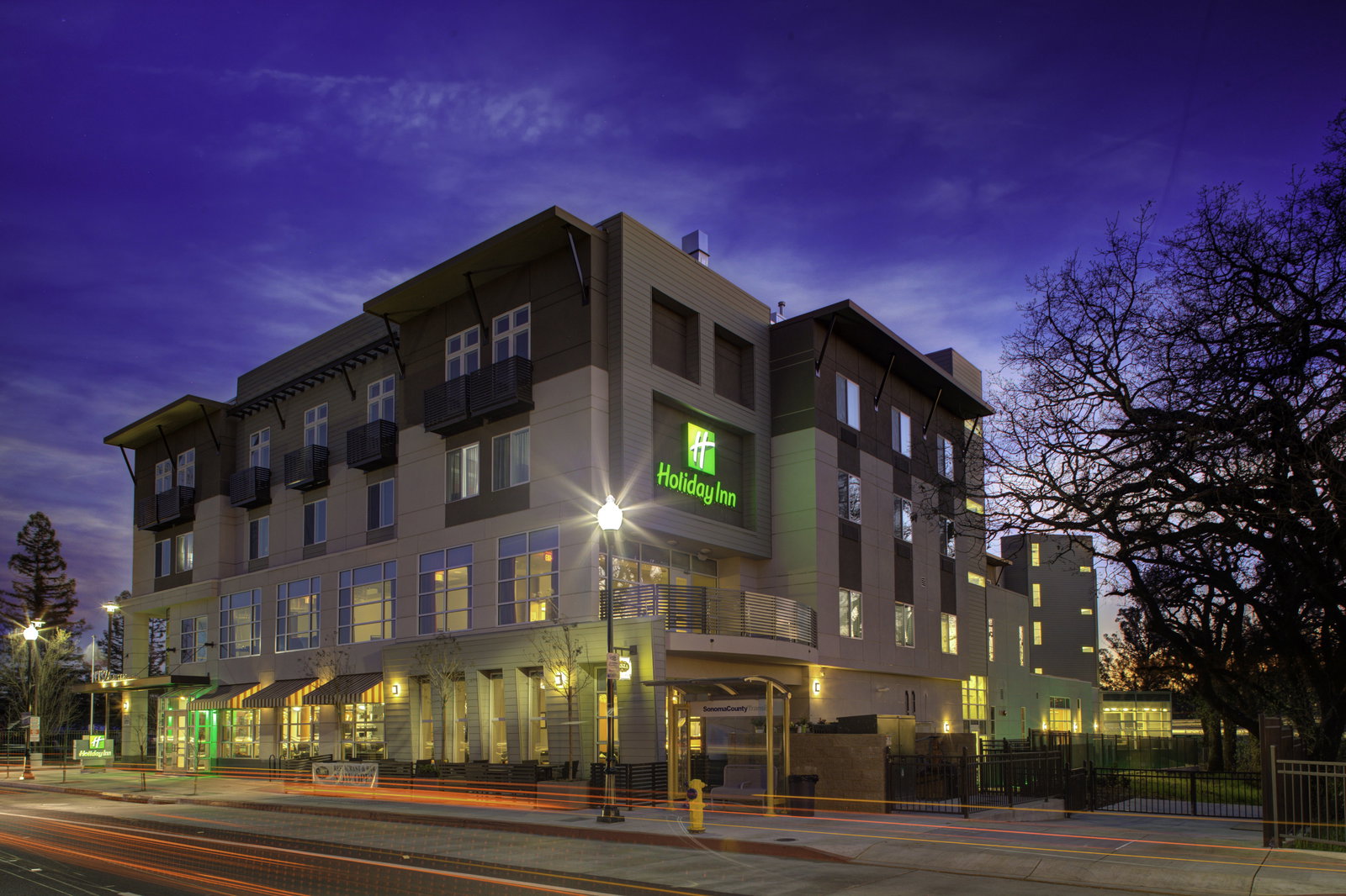 Holiday Inn Windsor Wine Country - thumb 1