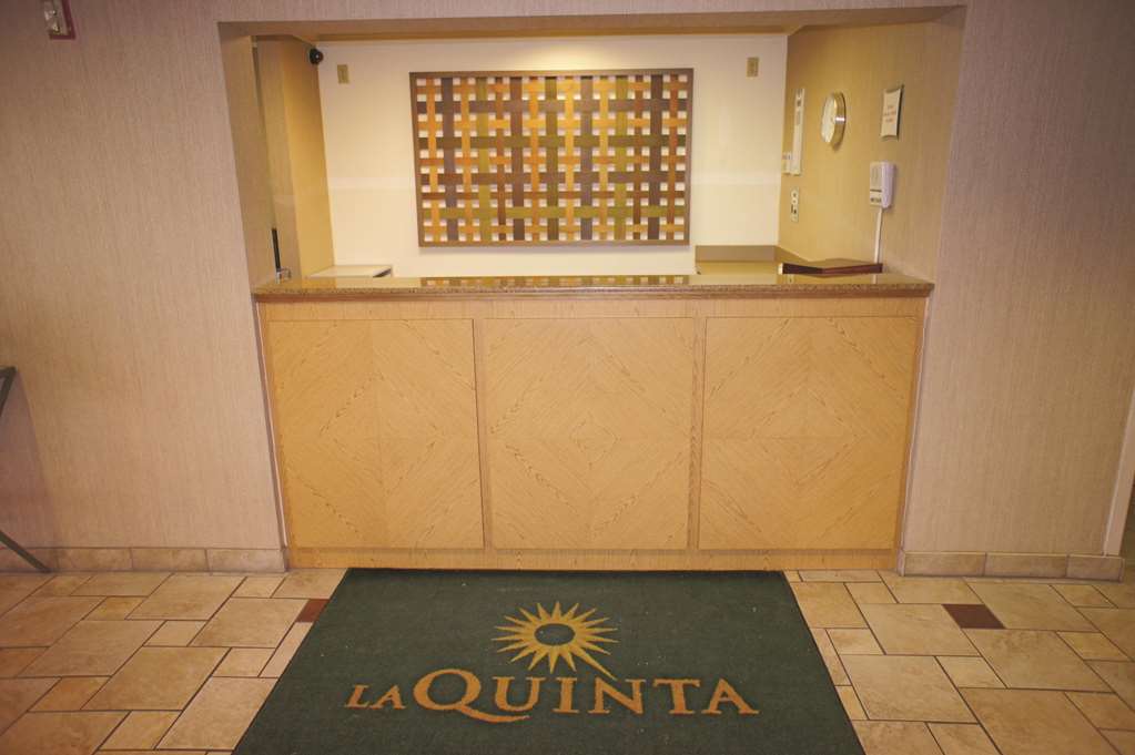 La Quinta Inn & Suites Plattsburgh - thumb 4