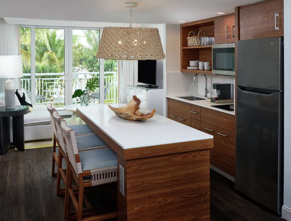 Baker's Cay Resort, Curio Coll - thumb 16