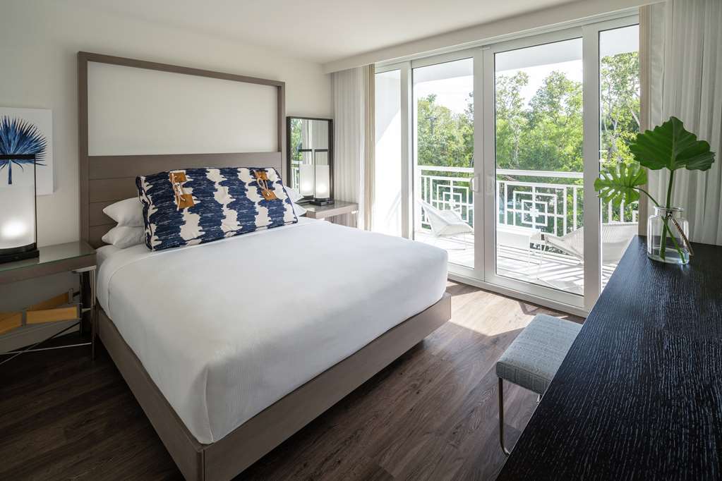 Baker's Cay Resort, Curio Coll - thumb 17