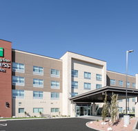 Holiday Inn Express  Suites Ely - Accommodation Chicago