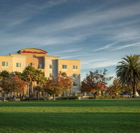 Hampton Inn  Suites Waterfront - Accommodation Chicago