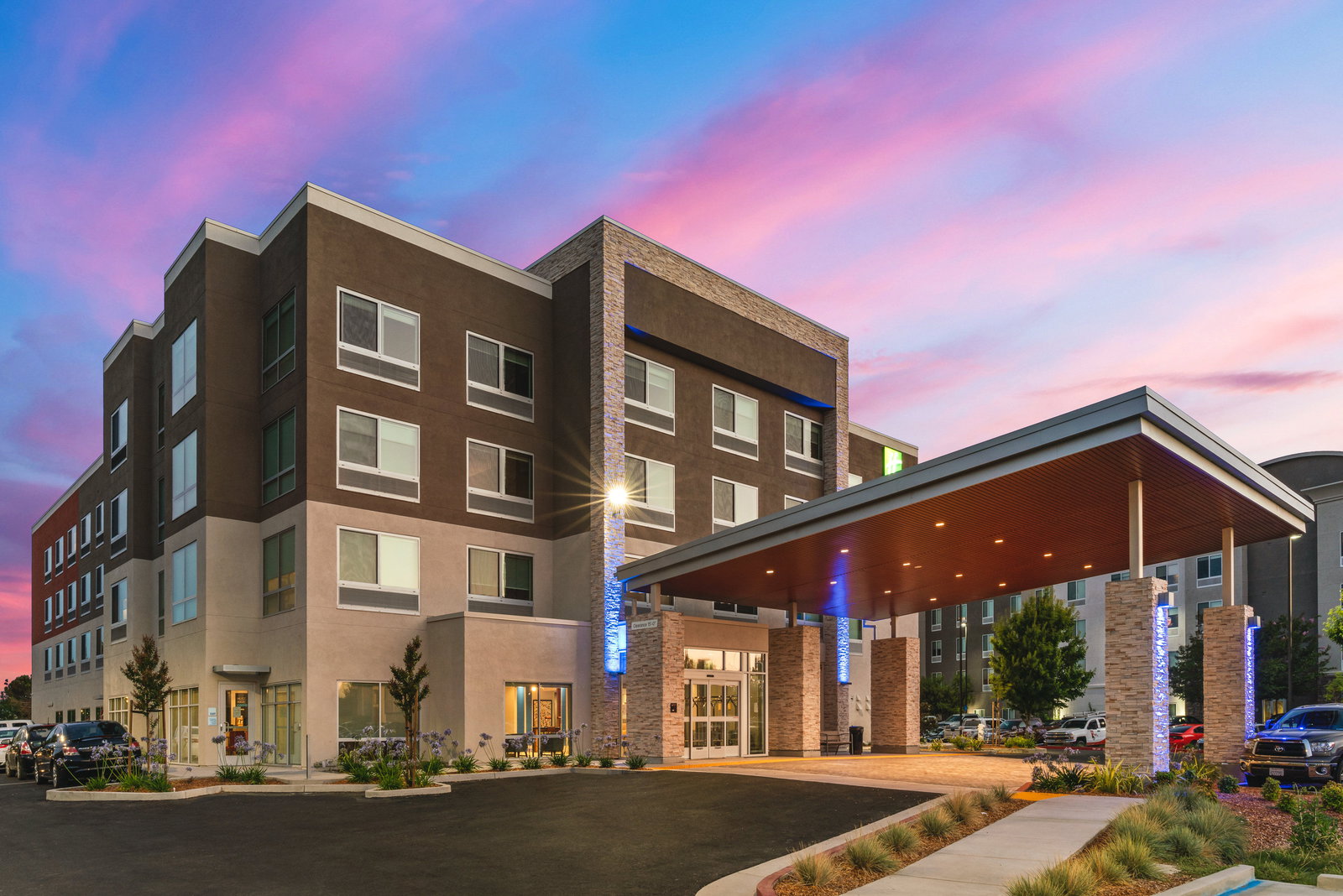 Holiday Inn Express & Suites Suisun City - thumb 0
