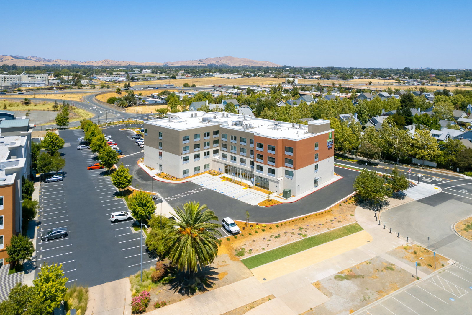Holiday Inn Express & Suites Suisun City - thumb 2