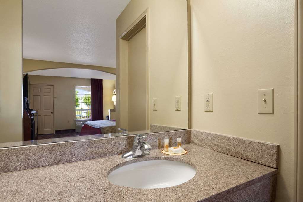 Days Inn  & Suites Tuscaloosa University - thumb 5