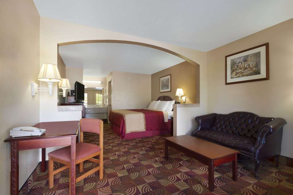 Days Inn  & Suites Tuscaloosa University - thumb 6
