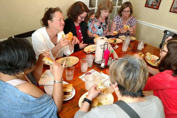 Garden District New Orleans Food & History Tour - thumb 1